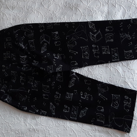 Chicos Musical Pedal Pusher Size 12 - Picture 7 of 8